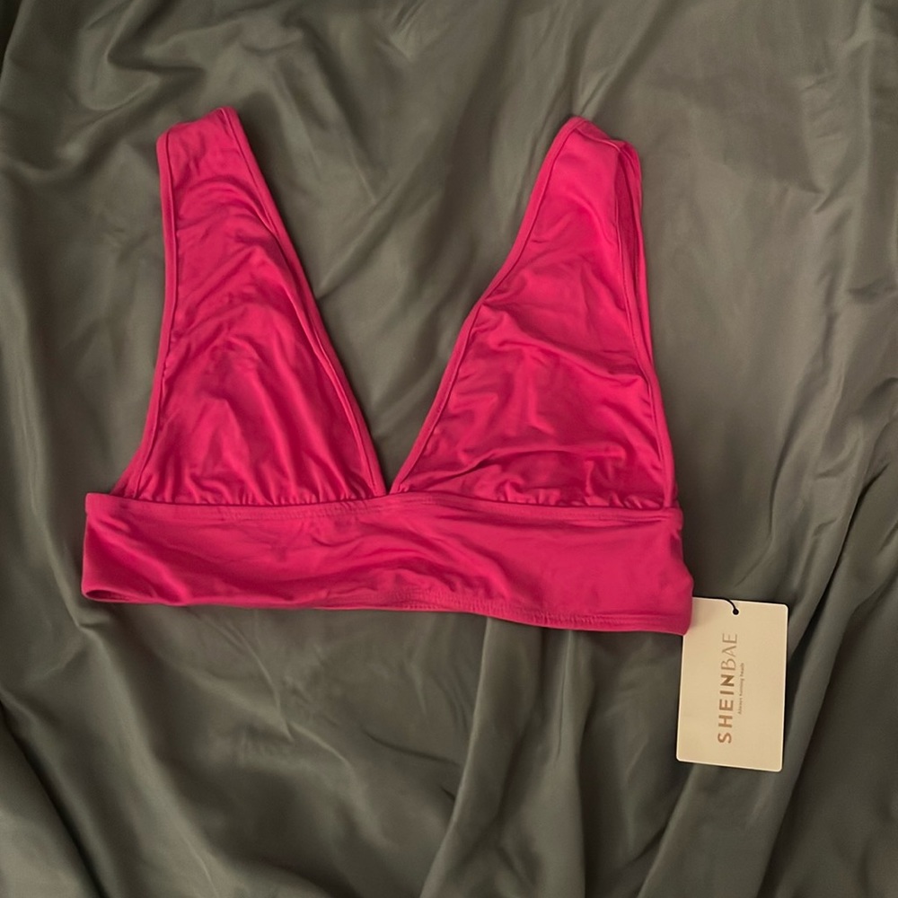 SHEIN women’s pink low cut club wear crop top